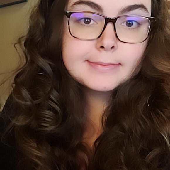 Meet your Posher, Callie - Picture 3 of 3